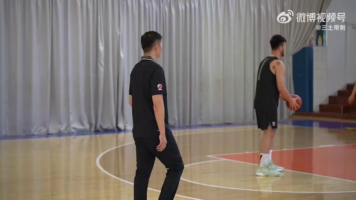 如何使用智能健身设备进行篮球专项训练_0