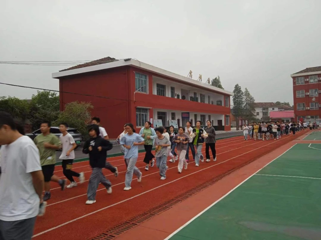 如何通过反馈分析提升篮球战术意识_0